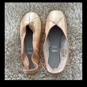 Elegant Satin Ballet Flats - Peach